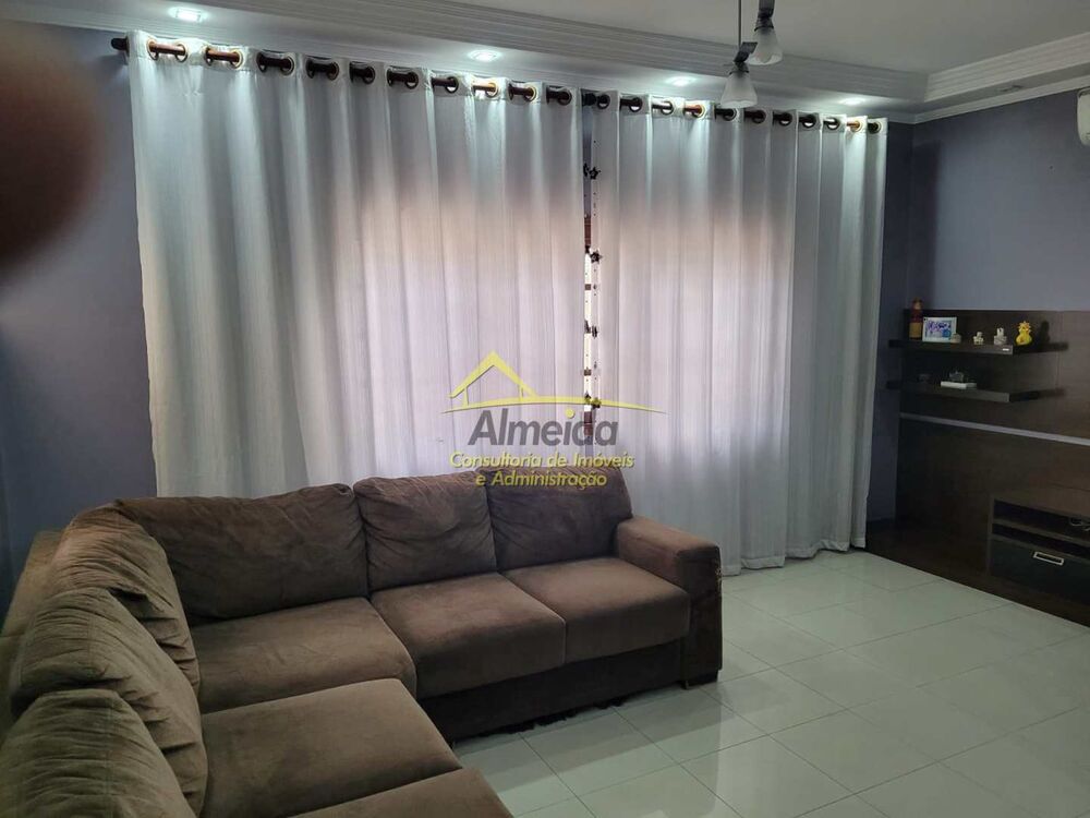 Casa à venda com 3 quartos, 285m² - Foto 1