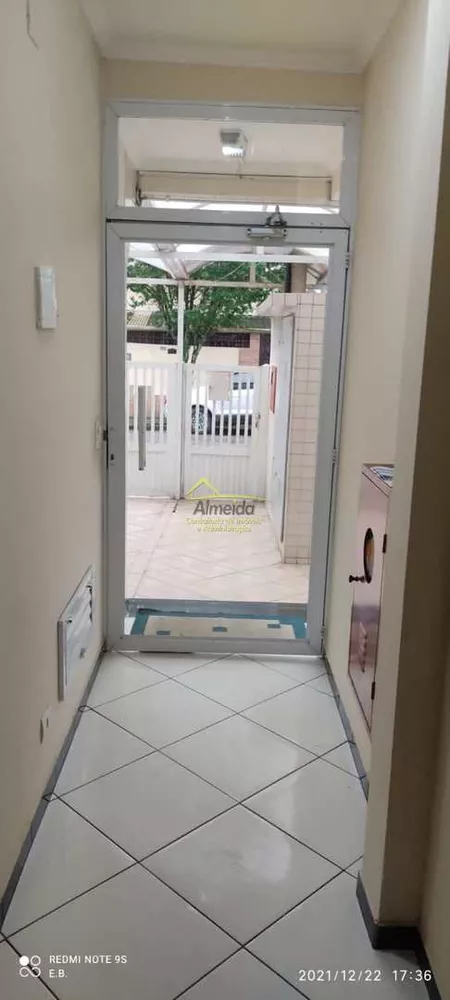 Apartamento à venda com 2 quartos, 95m² - Foto 2