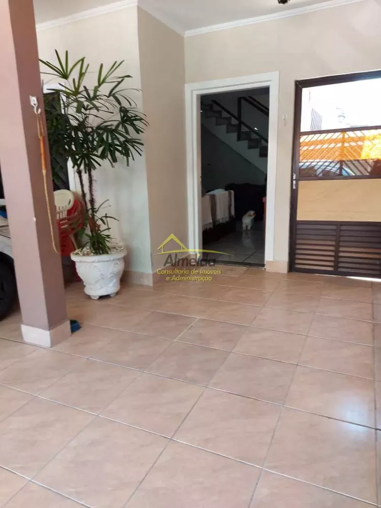 Sobrado à venda com 3 quartos, 141m² - Foto 1