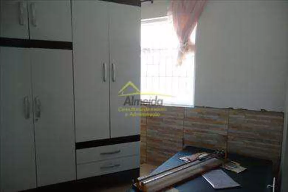 Casa à venda com 2 quartos, 150m² - Foto 8