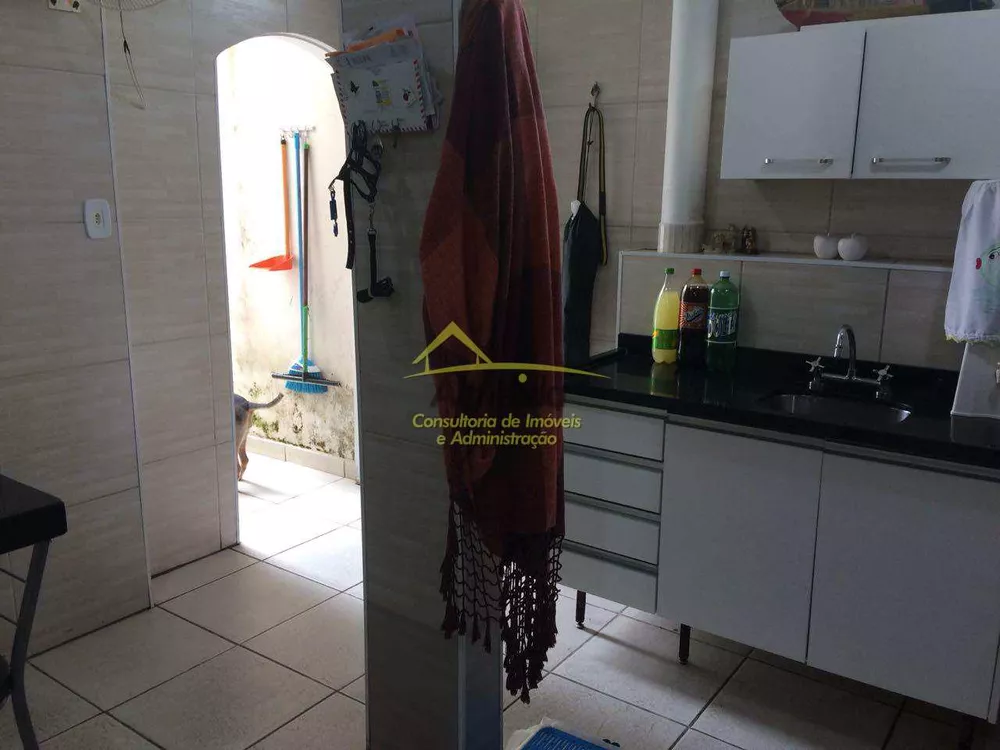 Sobrado à venda com 3 quartos, 240m² - Foto 4