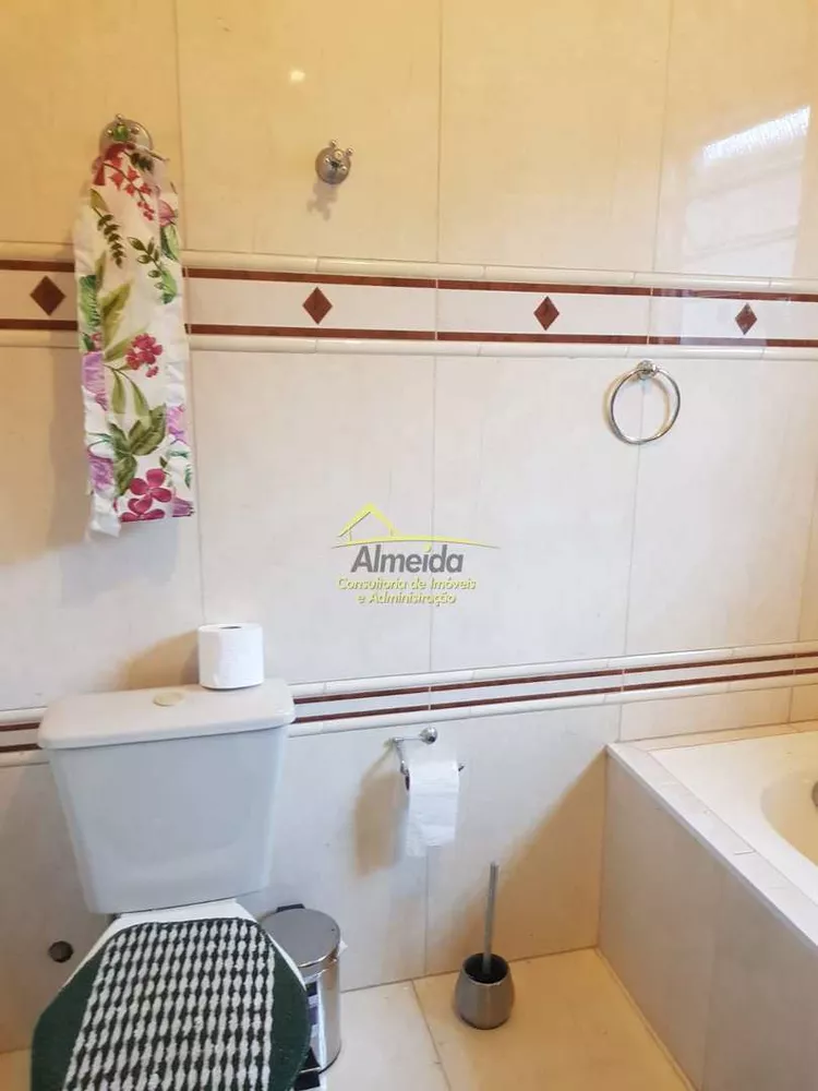 Sobrado à venda com 3 quartos, 250m² - Foto 2