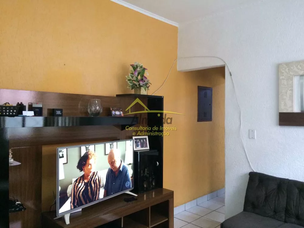 Casa à venda com 2 quartos, 150m² - Foto 2