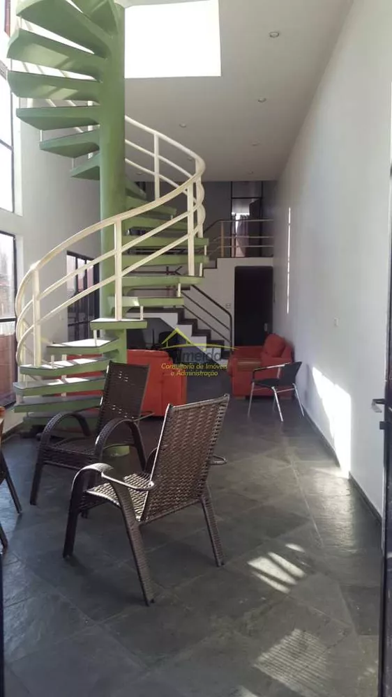 Sobrado à venda com 4 quartos, 150m² - Foto 2