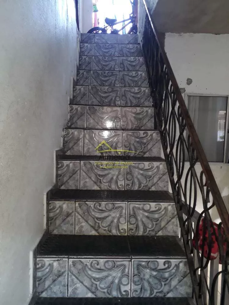 Sobrado à venda com 6 quartos, 180m² - Foto 7