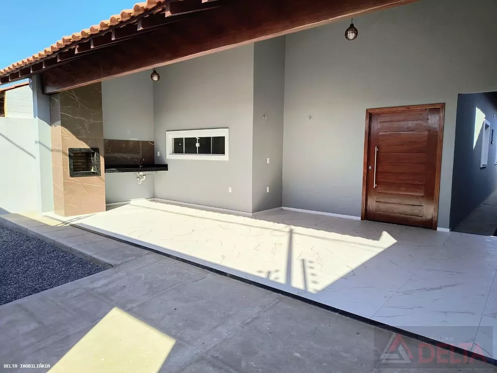 Casa à venda com 3 quartos, 210m² - Foto 1