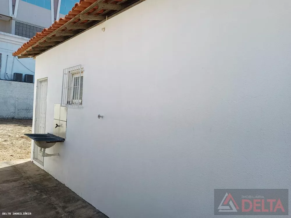 Casa para alugar com 2 quartos, 300m² - Foto 4