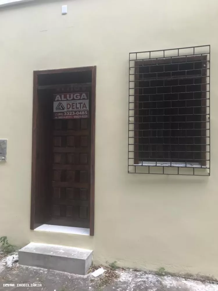 Casa à venda com 3 quartos, 228m² - Foto 1