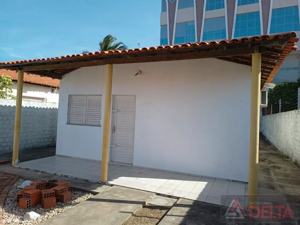 Casa à venda com 2 quartos, 300m² - Foto 2