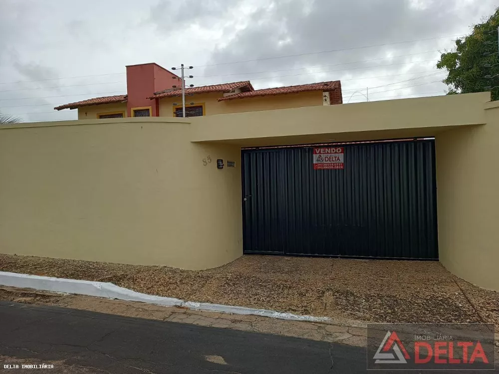 Casa à venda com 3 quartos, 750m² - Foto 1