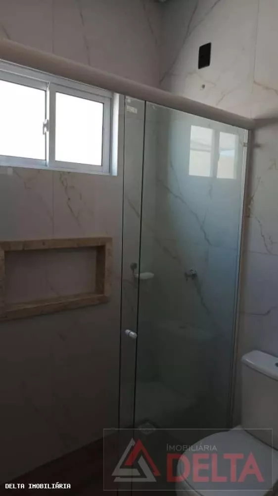 Casa à venda com 3 quartos, 250m² - Foto 3