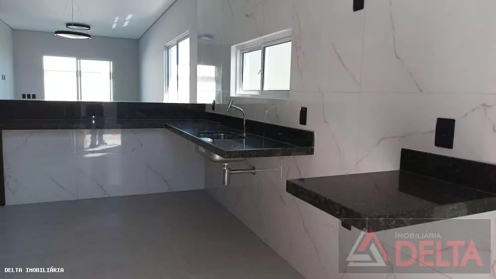 Casa à venda com 3 quartos, 250m² - Foto 8