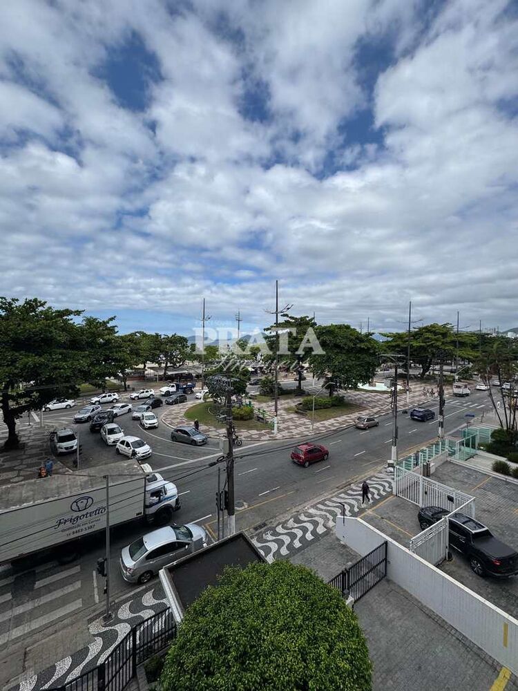 Apartamento para alugar com 2 quartos, 126m² - Foto 2