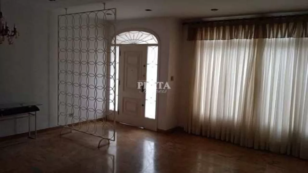 Sobrado para alugar com 4 quartos, 200m² - Foto 1