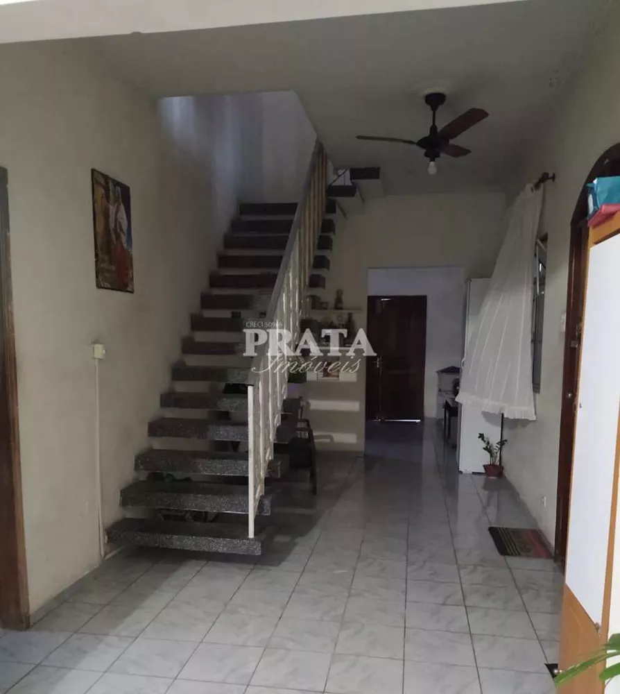 Sobrado à venda com 1 quarto, 194m² - Foto 1