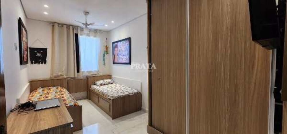 Casa à venda com 6 quartos, 165m² - Foto 1