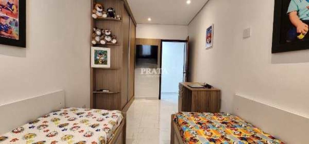 Casa à venda com 6 quartos, 165m² - Foto 2