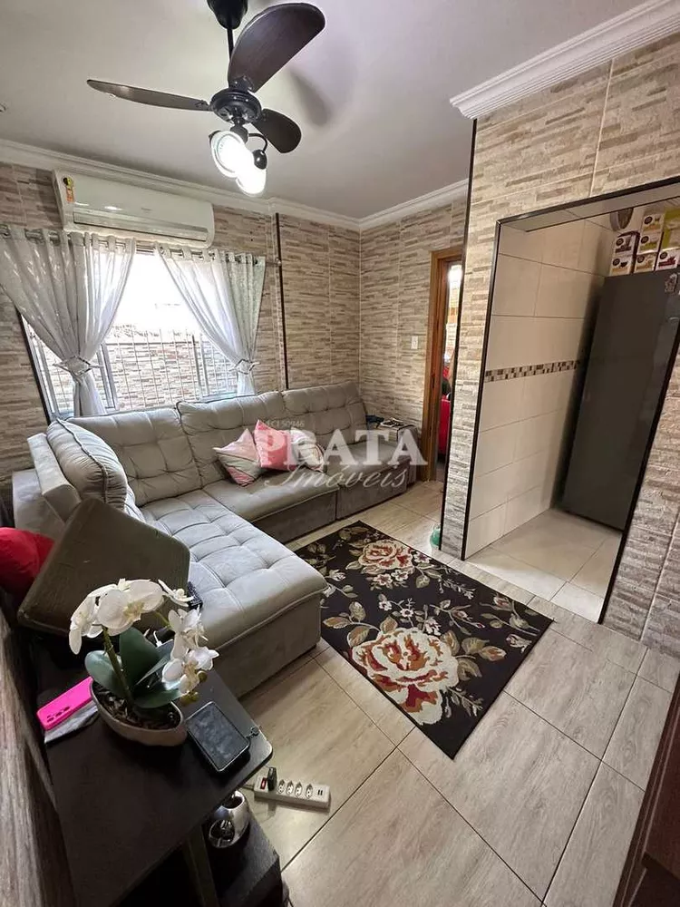 Casa à venda com 3 quartos, 110m² - Foto 1