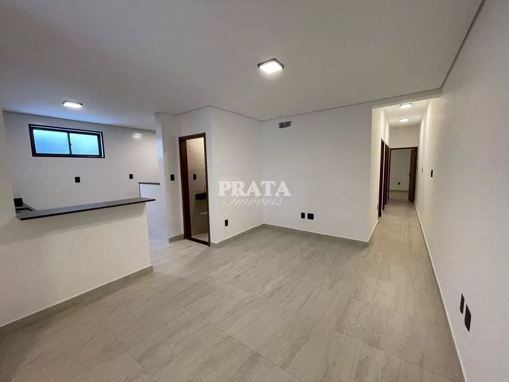 Casa à venda com 3 quartos, 99m² - Foto 2