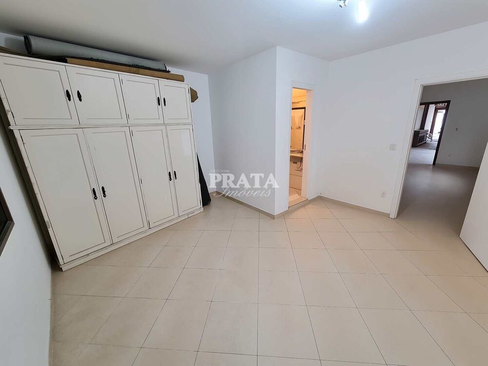 Casa à venda com 4 quartos, 185m² - Foto 1