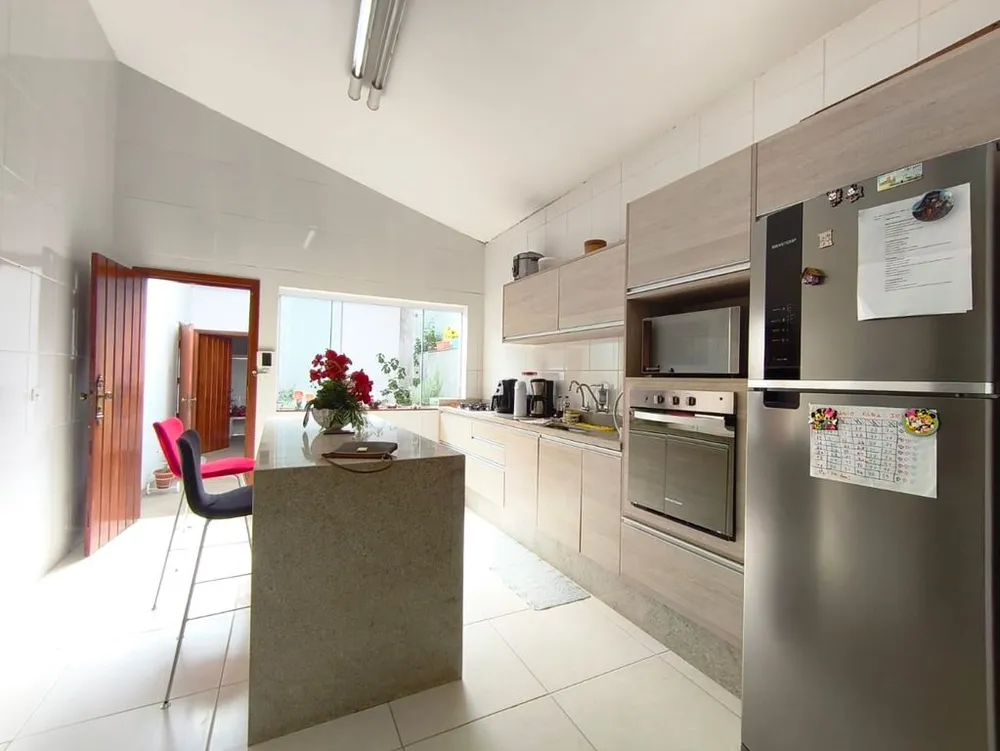 Casa, 3 quartos, 208 m² - Foto 4