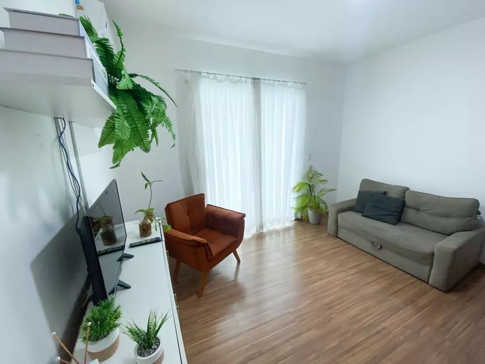 Casa à venda com 2 quartos, 100m² - Foto 1