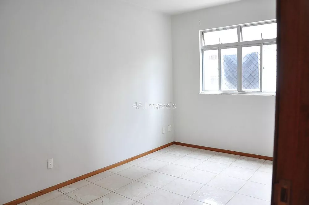 Apartamento à venda com 3 quartos, 80m² - Foto 2