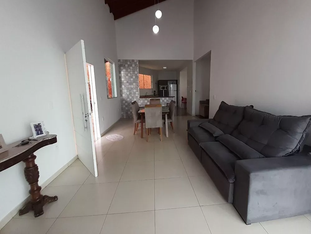 Casa à venda com 3 quartos, 170m² - Foto 2