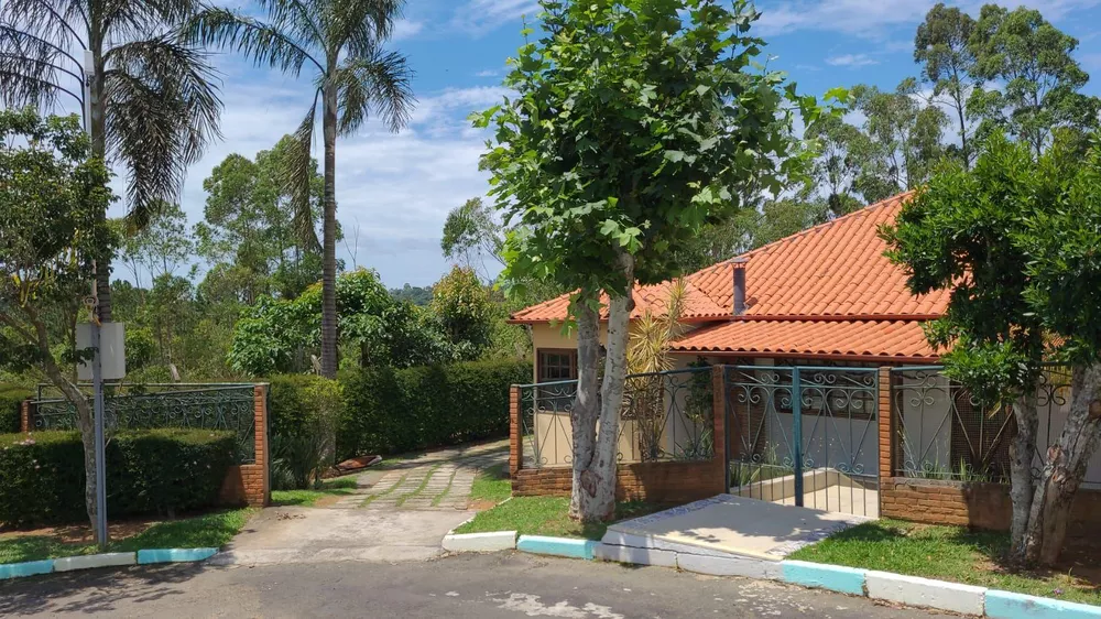 Casa de Condomínio à venda com 4 quartos, 230m² - Foto 1