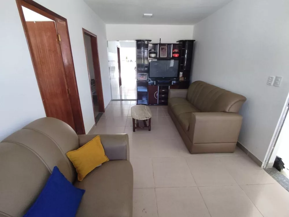 Casa à venda com 4 quartos, 220m² - Foto 2