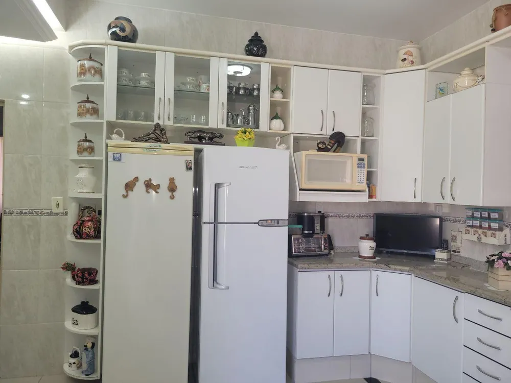 Casa, 4 quartos, 235 m² - Foto 2