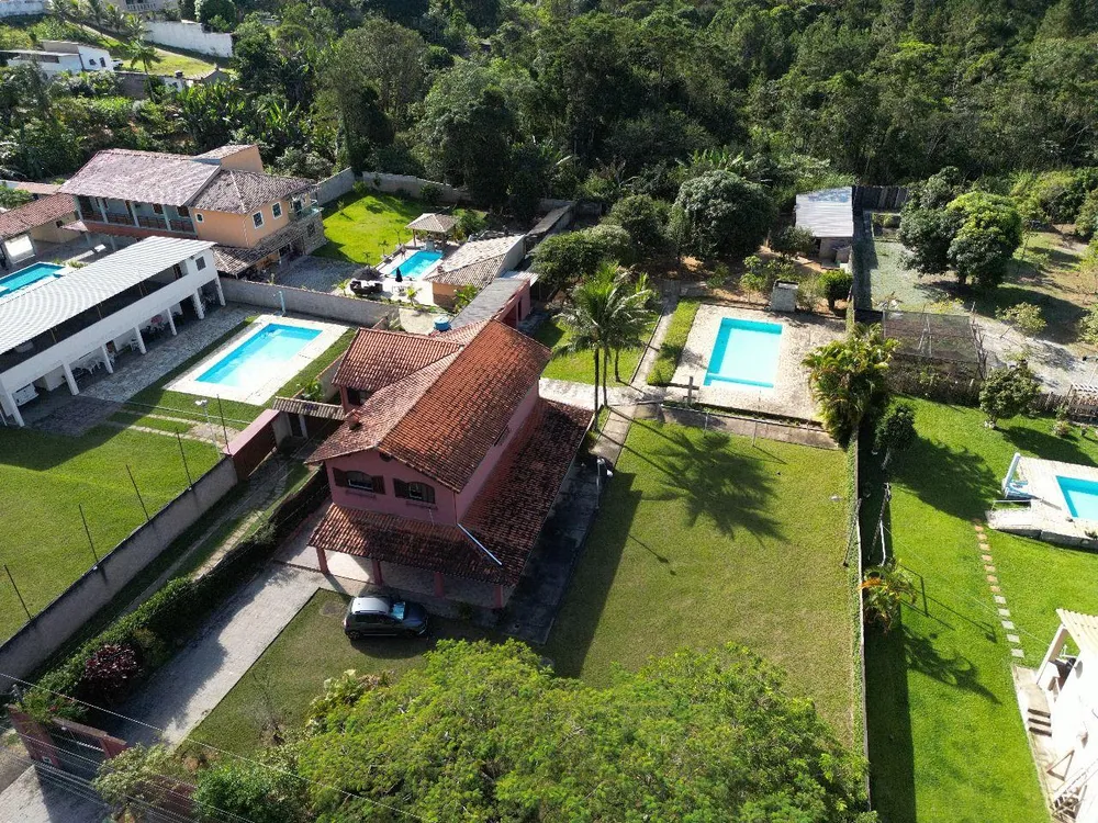 Casa, 4 quartos, 208 m² - Foto 1