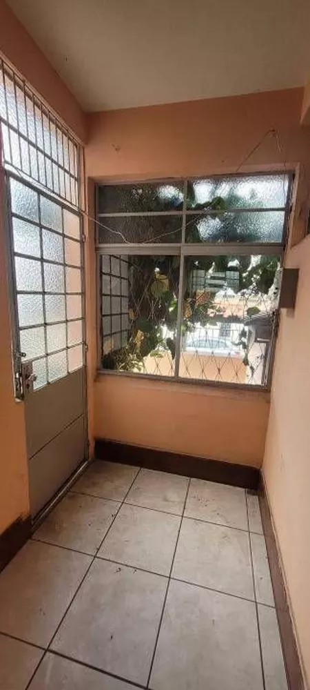 Casa à venda com 4 quartos, 240m² - Foto 4