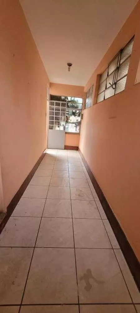 Casa à venda com 4 quartos, 240m² - Foto 3