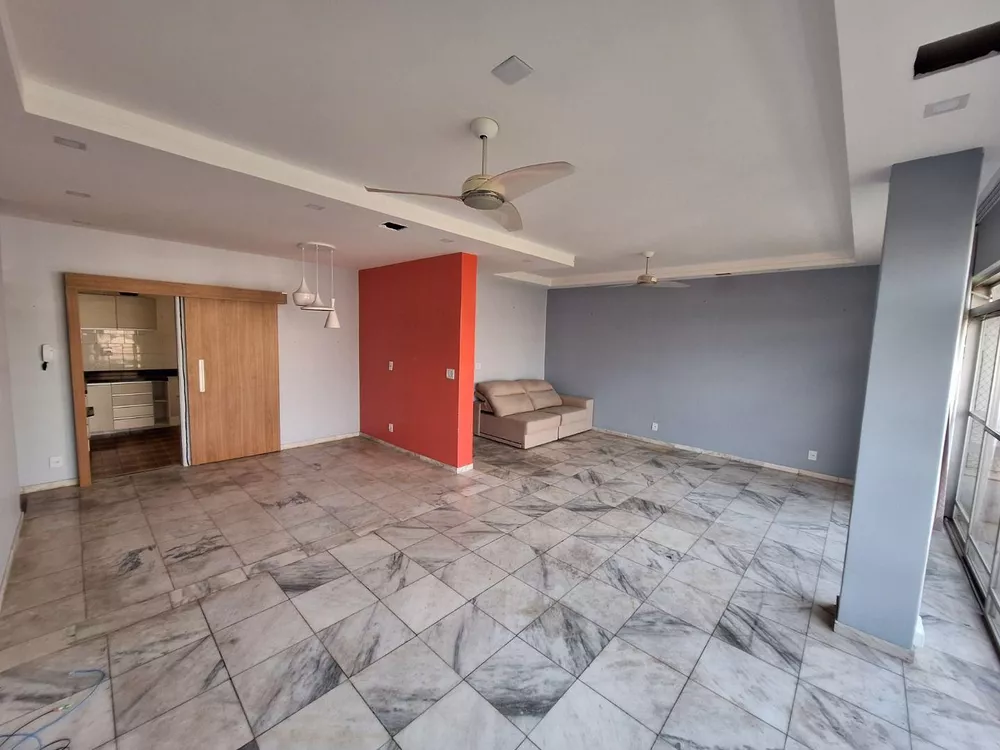 Apartamento à venda com 4 quartos, 226m² - Foto 2