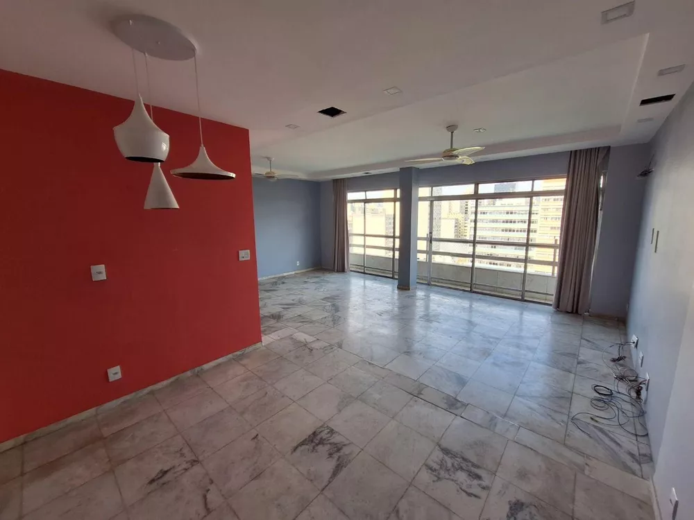 Apartamento à venda com 4 quartos, 226m² - Foto 3