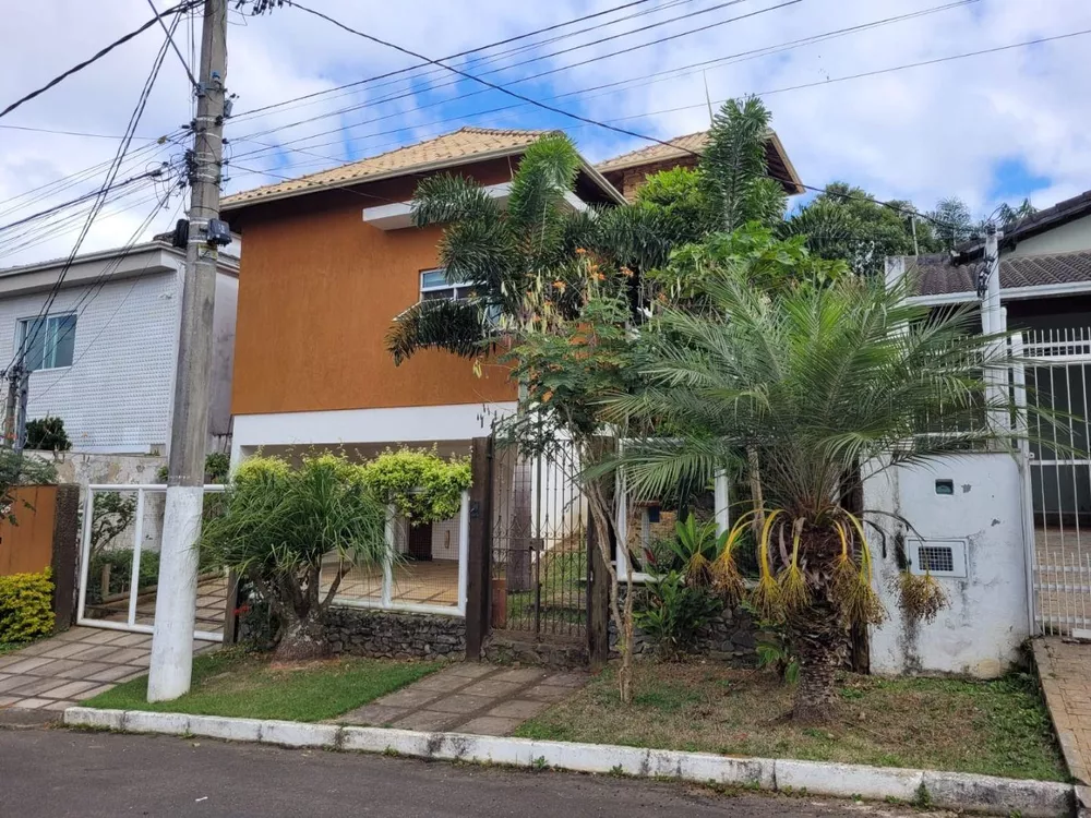 Casa à venda com 3 quartos, 161m² - Foto 1