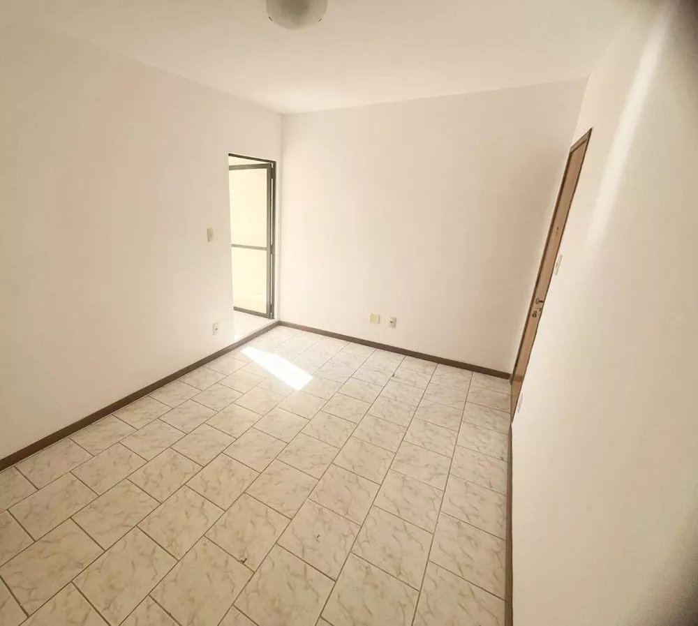 Apartamento à venda com 2 quartos, 99m² - Foto 4