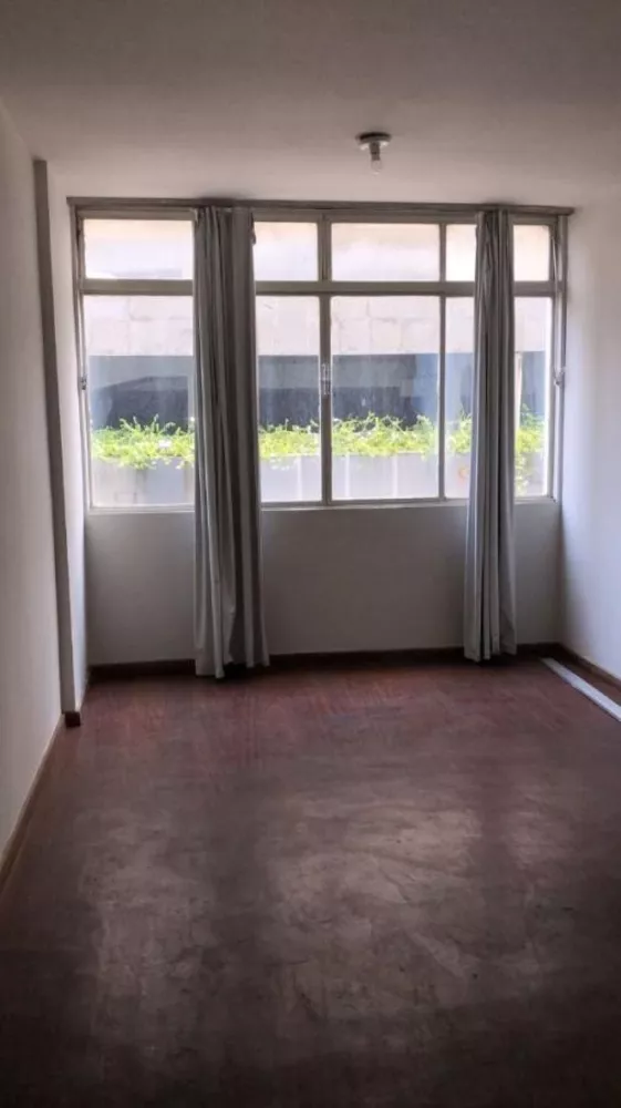 Apartamento à venda com 1 quarto, 45m² - Foto 1