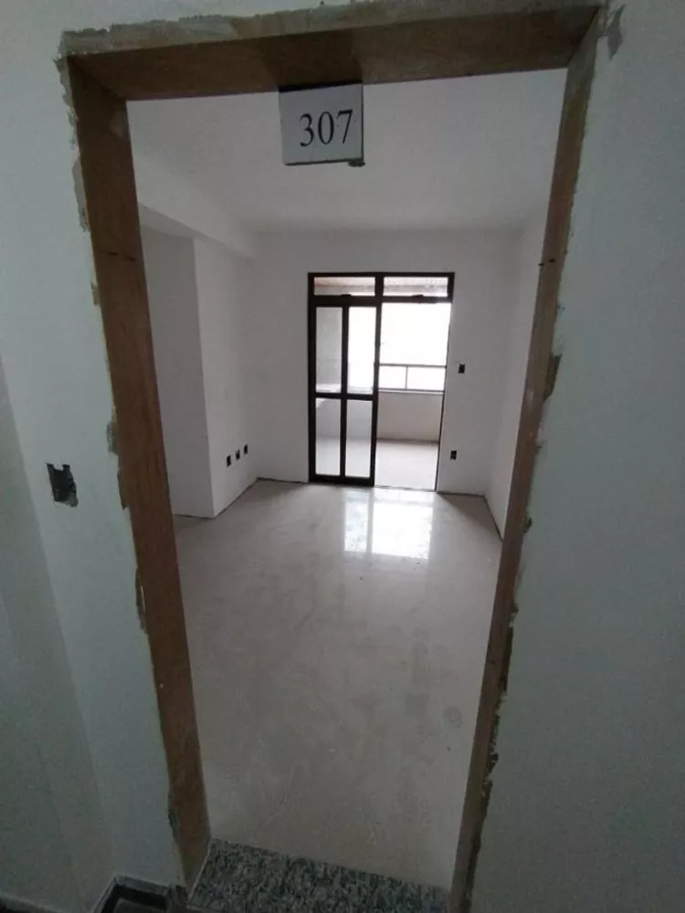 Apartamento à venda com 2 quartos, 65m² - Foto 2