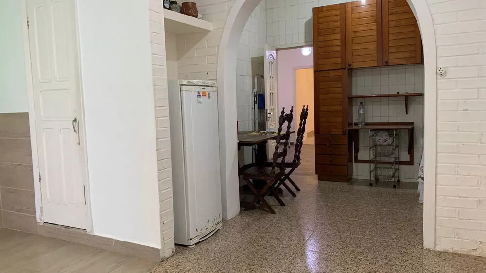 Apartamento à venda com 4 quartos, 196m² - Foto 2