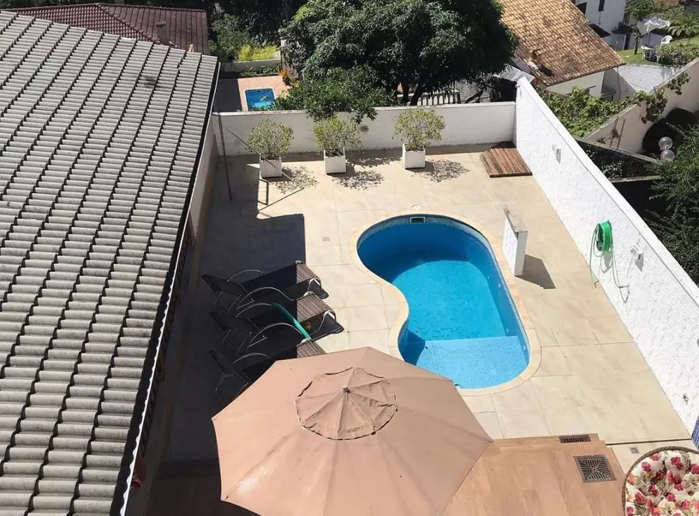 Casa de Condomínio à venda com 4 quartos, 450m² - Foto 1