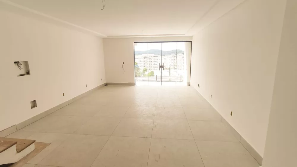 Casa à venda com 3 quartos, 200m² - Foto 3