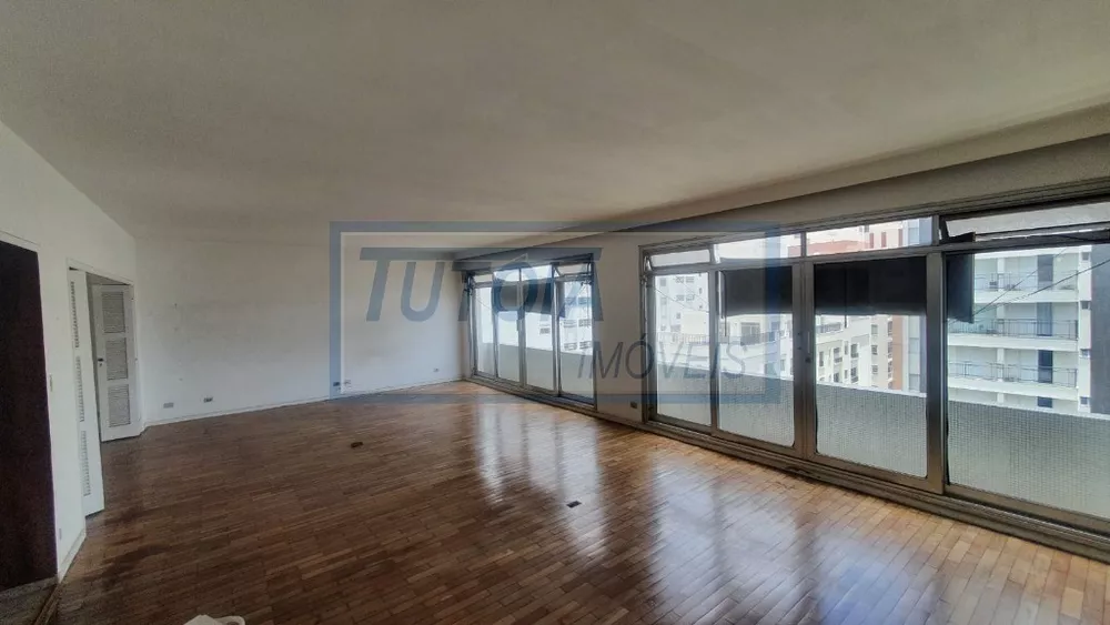 Apartamento à venda com 3 quartos, 300m² - Foto 1