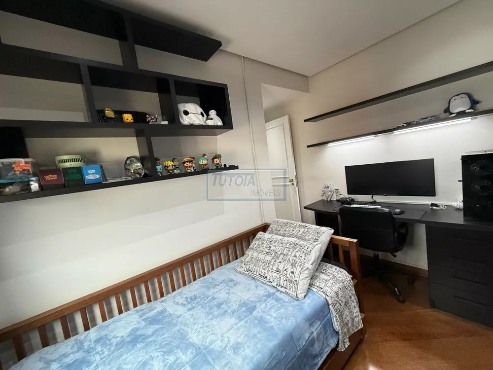 Apartamento, 3 quartos, 240 m² - Foto 1