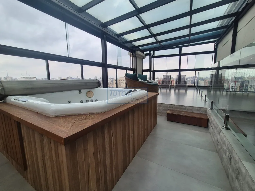 Cobertura, 3 quartos, 217 m² - Foto 2