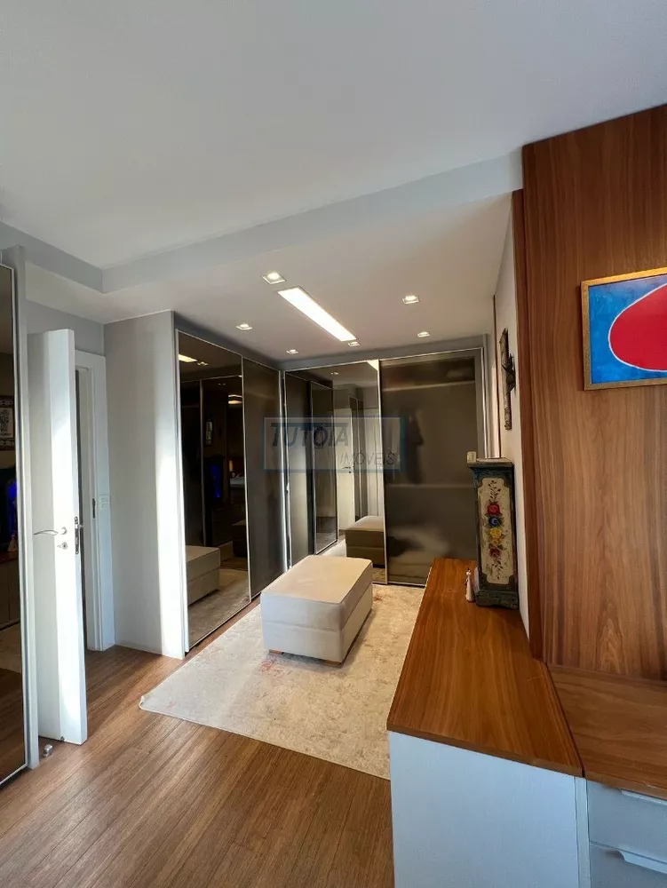 Apartamento, 3 quartos, 223 m² - Foto 1