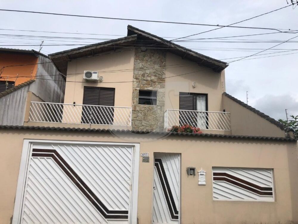 Casa, 3 quartos, 216 m² - Foto 1