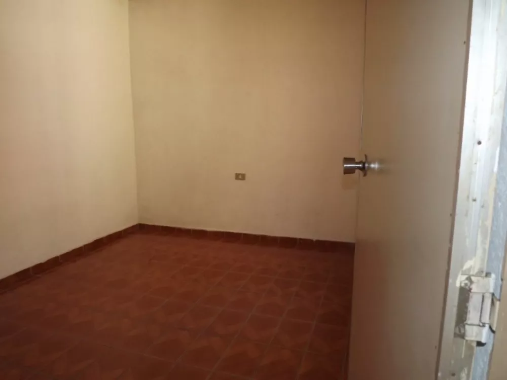 Casa à venda com 2 quartos, 63m² - Foto 3