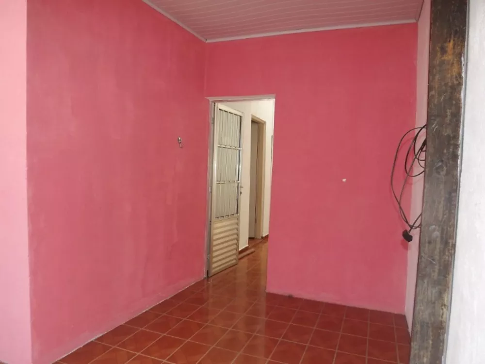 Casa à venda com 2 quartos, 63m² - Foto 4